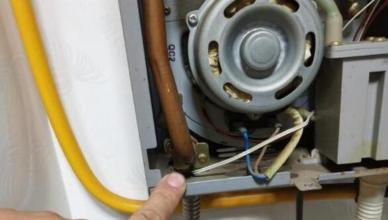燃气热水器报警E5故障解决方法（了解E5报警故障并快速修复）  第3张