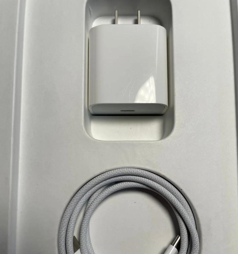 苹果18瓦充电器使用五六年后是否仍可靠？  第2张
