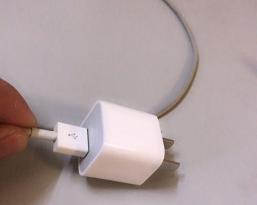苹果18瓦充电器使用五六年后是否仍可靠？  第3张