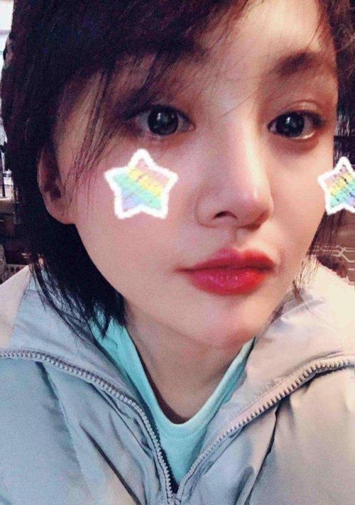 如何调整手机仰拍姿势拍出搞怪效果？  第3张