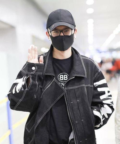 张杰苹果手机壳颜色选择有哪些？  第1张