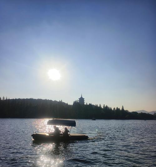 荣耀手机如何拍摄湖面风景？  第1张