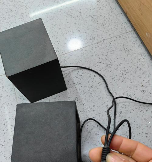 桌面音响插机顶盒上声音小怎么办？是否需要调整设置？  第2张