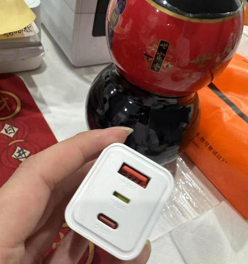 三个一带头的手机充电器是什么意思？有何特别之处？  第2张