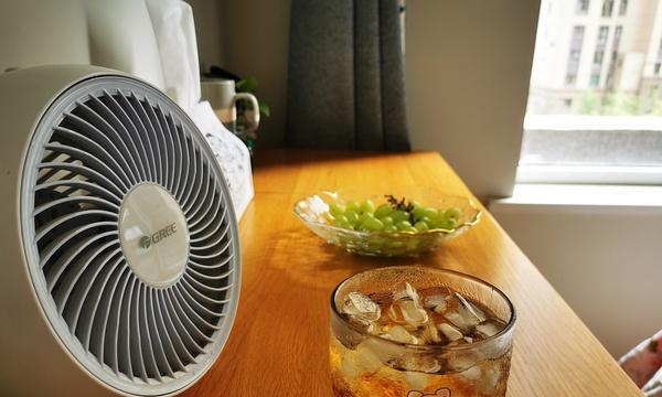 人们为何偏爱电风扇？吹电风扇有哪些好处？  第3张