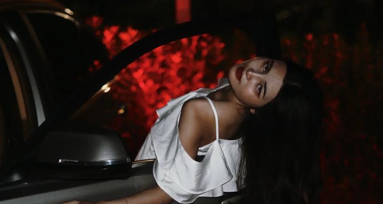 佳能相机在夜景大桥拍摄人像的技巧是什么？  第2张