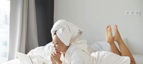 笔记本电脑在床上使用时如何保持舒适？  第3张