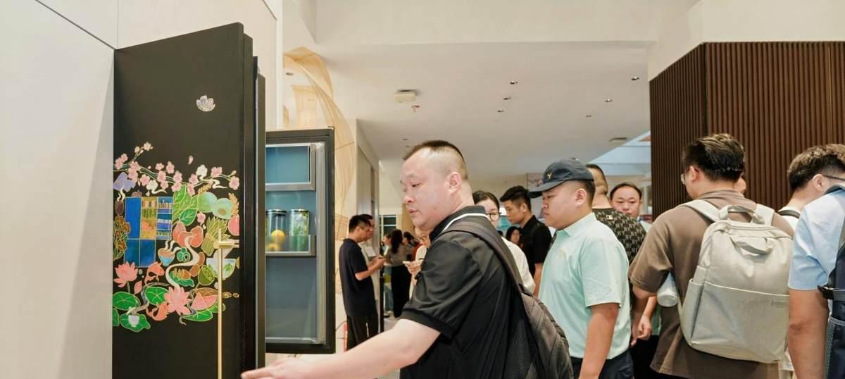 「非遗竹编」冰箱？卡萨帝建博会展示定制款新品，面向谁？  第2张