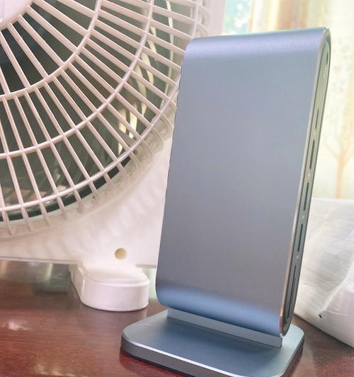 苹果电脑拓展坞三合一使用方法是什么？如何连接？  第2张