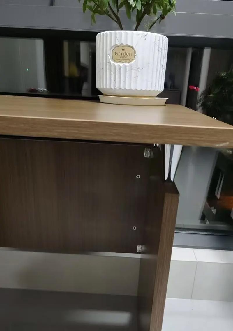前台电脑桌带柜体摆放技巧有哪些？如何布置更合理？  第2张