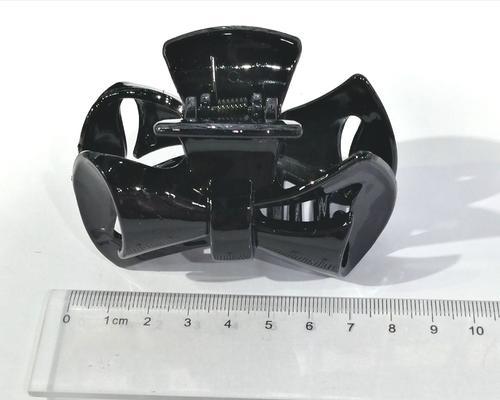 电视机下方大件饰品拆卸方法是什么？需要注意什么？  第3张