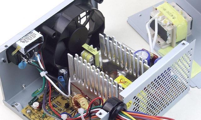 车载充电器PC外壳拆卸方法是什么？步骤是什么？  第3张