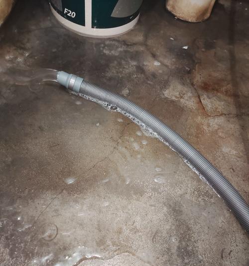 解决西门子洗衣机排水管堵塞的方法（轻松应对排水管堵塞，让洗衣机运转如新）  第3张