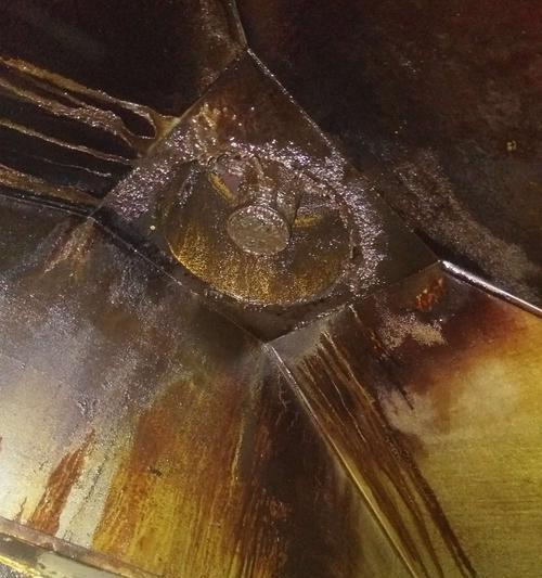 如何正确清洗大臣油烟机（简单步骤让你的油烟机焕然一新）  第1张