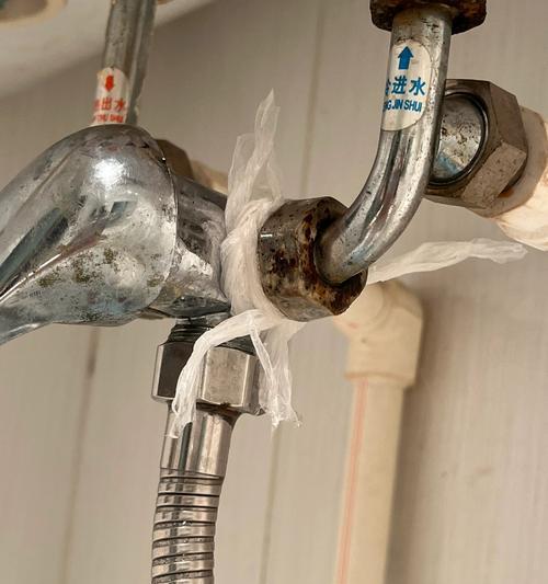 热水器出现针孔漏水，如何处理？（解决热水器针孔漏水问题的关键方法）  第1张