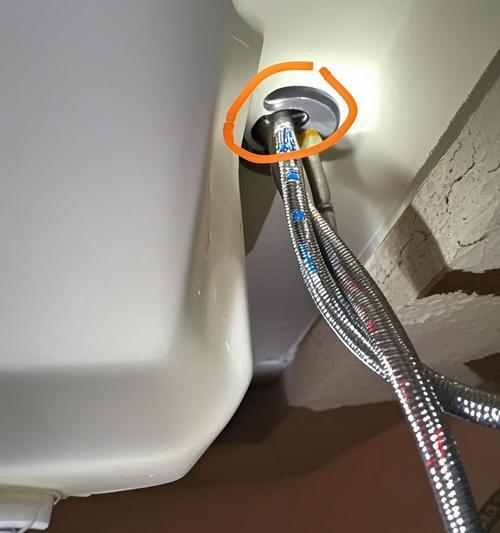 热水器出现针孔漏水，如何处理？（解决热水器针孔漏水问题的关键方法）  第2张