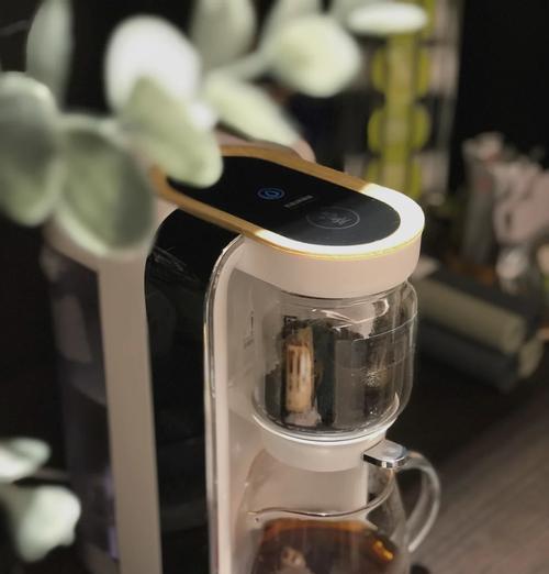 桌上饮水机的摆放技巧（创造舒适和便捷的工作环境）  第3张