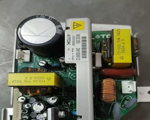 投影仪电源维修方法（解决投影仪电源故障的实用技巧）  第1张
