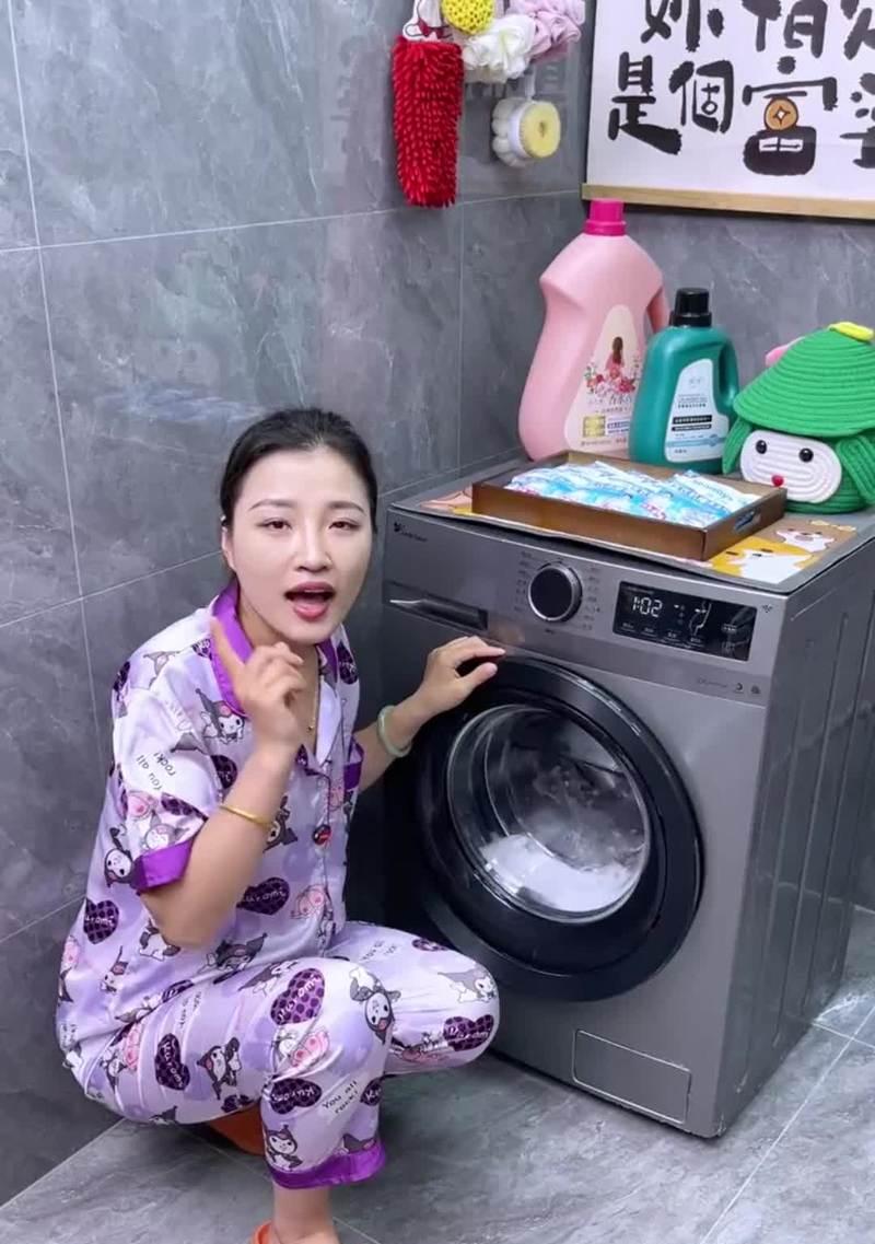 洗衣机内布满纤维，如何处理？（有效清理纤维，保持洗衣机功能正常运行）  第2张