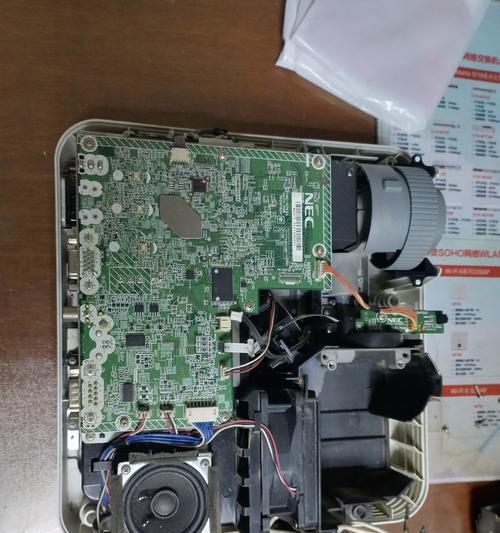 投影仪过热故障及解决方法（当投影仪过热时应该怎么办？）  第2张