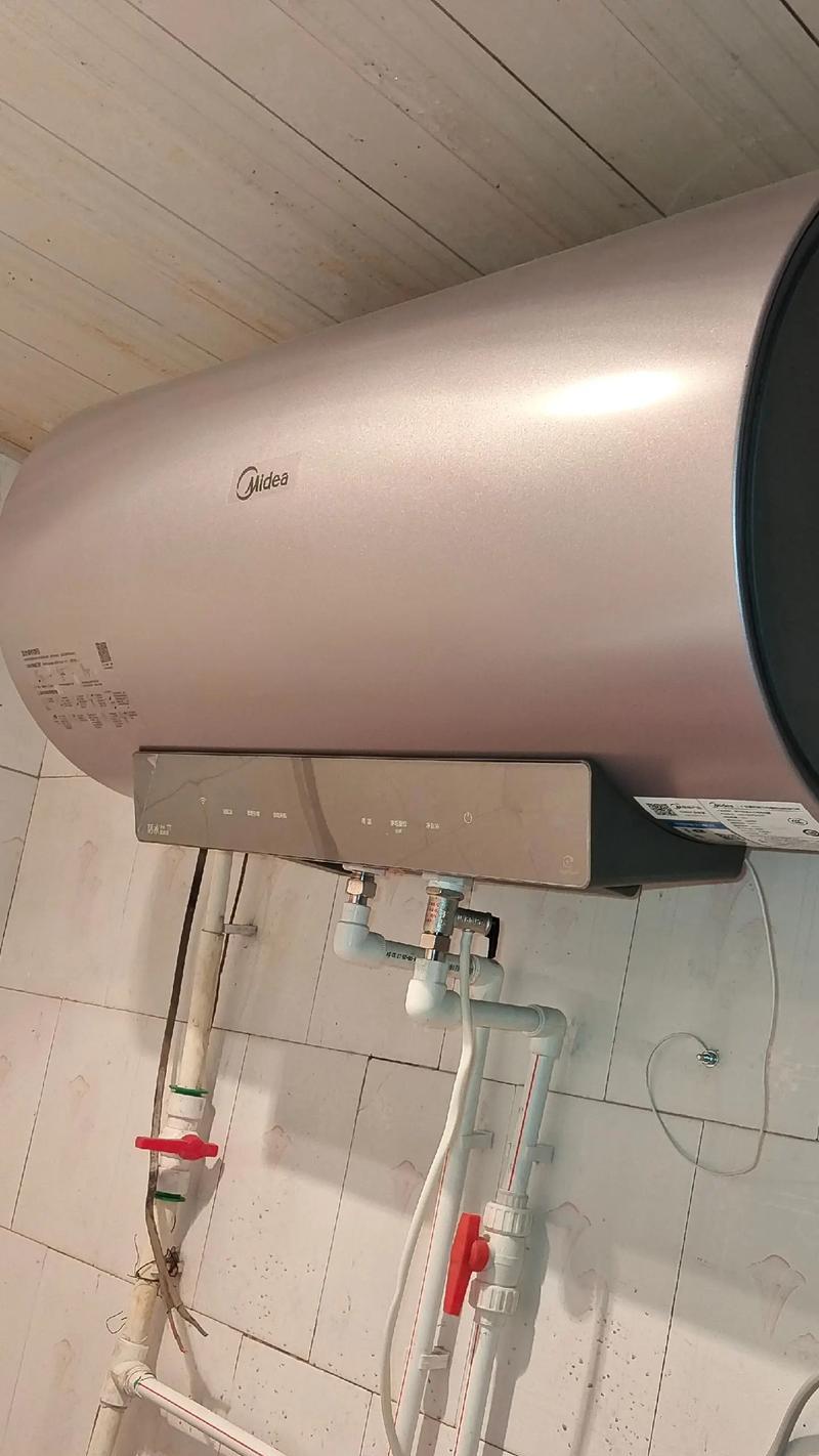 如何清洗美的热水器（简单易行的清洁步骤助您保持热水器的效能）  第2张