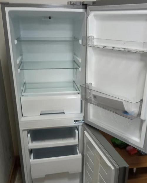 冰箱保鲜室为何会有水？（探究冰箱保鲜室内水的来源及处理方法）  第3张
