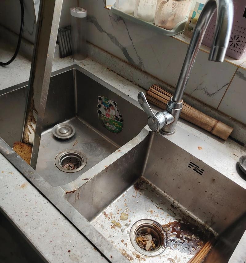 油烟机如何拆下来？（轻松拆卸油烟机的步骤和注意事项）  第3张