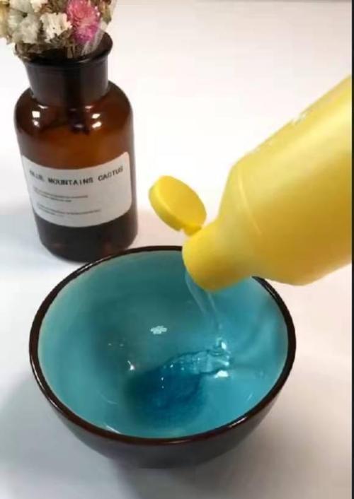 用白酒清洗油烟机内胆的方法（简便、环保、高效的清洁技巧）  第1张