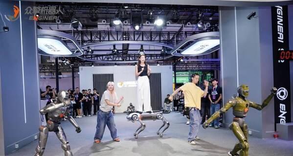 以技术突破为引擎，众擎亮相2025机器人博览会  第1张