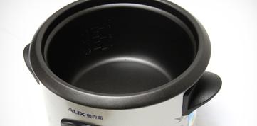 电饭煲保温板漏水问题的解决方法（保温板漏水导致电饭煲失去保温功能？别担心）  第3张
