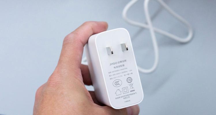 投影仪附近没有电源时的解决方案（如何应对投影仪附近缺乏电源的困境）  第2张