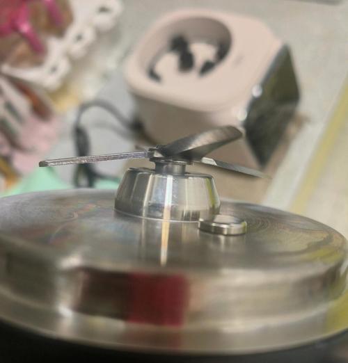 如何消除破壁机烧焦味（简单而有效的方法让您的破壁机无烧焦味）  第3张