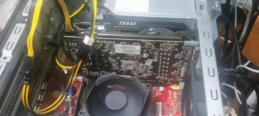 电脑独显电源线正确插法是什么？  第1张