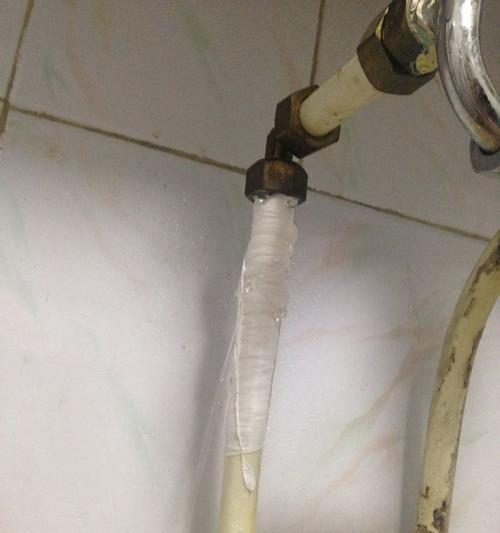 厨房热水器管子破了怎么修（快速解决热水器管子破裂的方法与技巧）  第3张