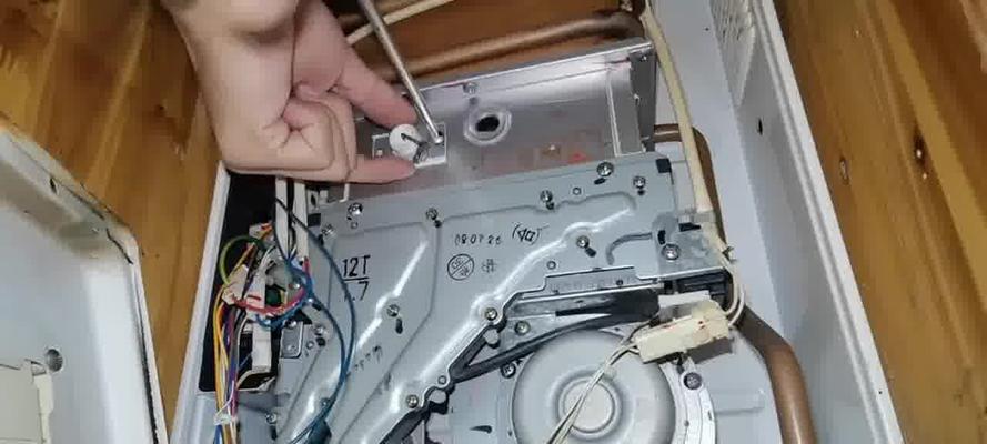 万家乐燃气热水器显示E2故障的原因及维修方法（解析E2故障代码）  第1张
