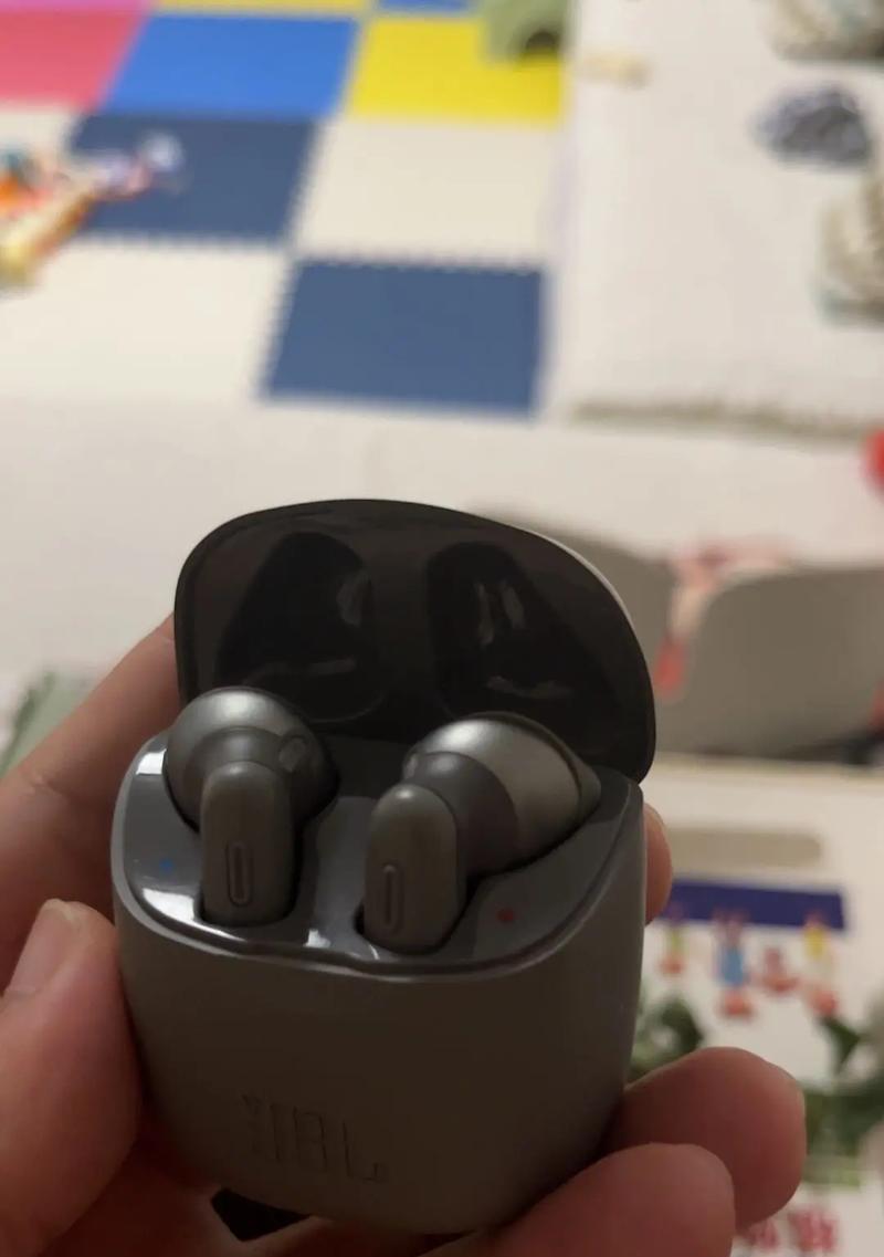 蓝牙耳机壳帽子拆卸方法？拆卸中遇到问题如何解决？  第2张
