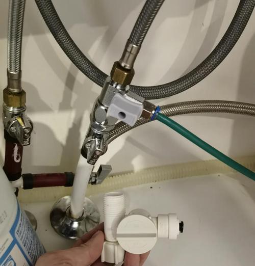 如何修理净水器热水开关漏水问题（解决净水器热水开关漏水）  第2张