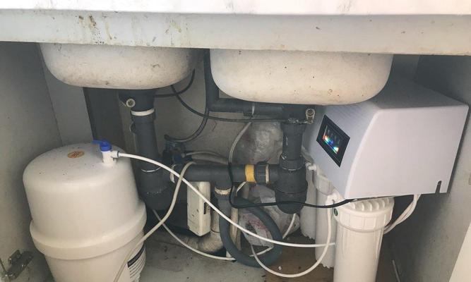 如何修理净水器热水开关漏水问题（解决净水器热水开关漏水）  第1张