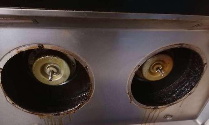 如何清洗油烟机上的烟头（简单易行的清洗方法与技巧）  第3张