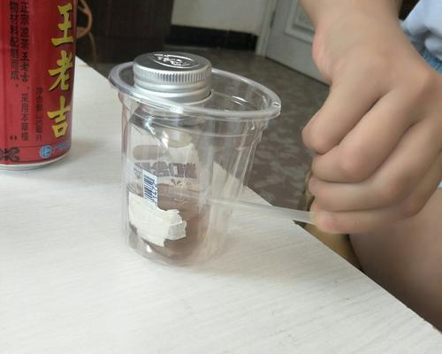 饮水机塑料变白了怎么办（解决饮水机塑料变白问题的有效方法及注意事项）  第1张