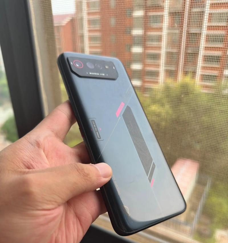 华硕ROG游戏手机,专为游戏而生(游戏手机新秀) 第1张 华硕ROG游戏手机,专为游戏而生(游戏手机新秀) 第1张
